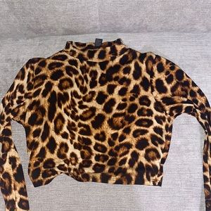 Forever 21 cropped cheetah print shirt size S